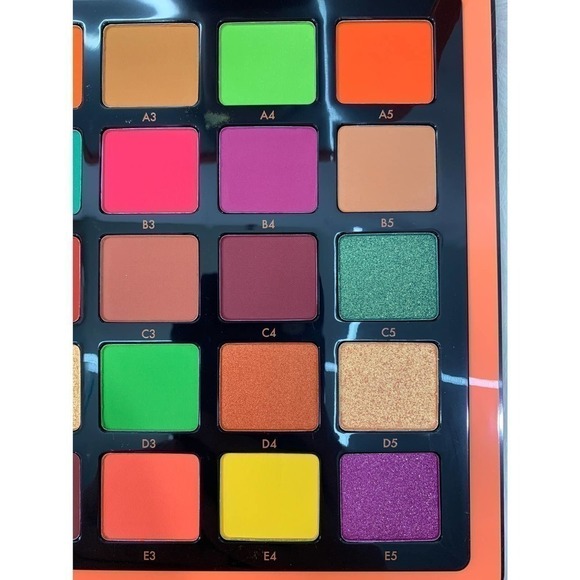 Anastasia Beverly Hills Norvina‎ Pro Pigment Palette Vol. 3 for Face & Body - Picture 6 of 8